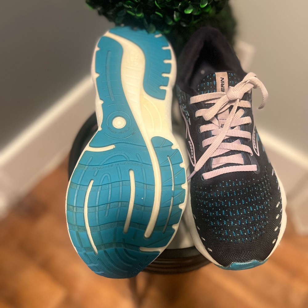 Brooks Black and Teal Athletic Sneakers - Picture 8 of 9